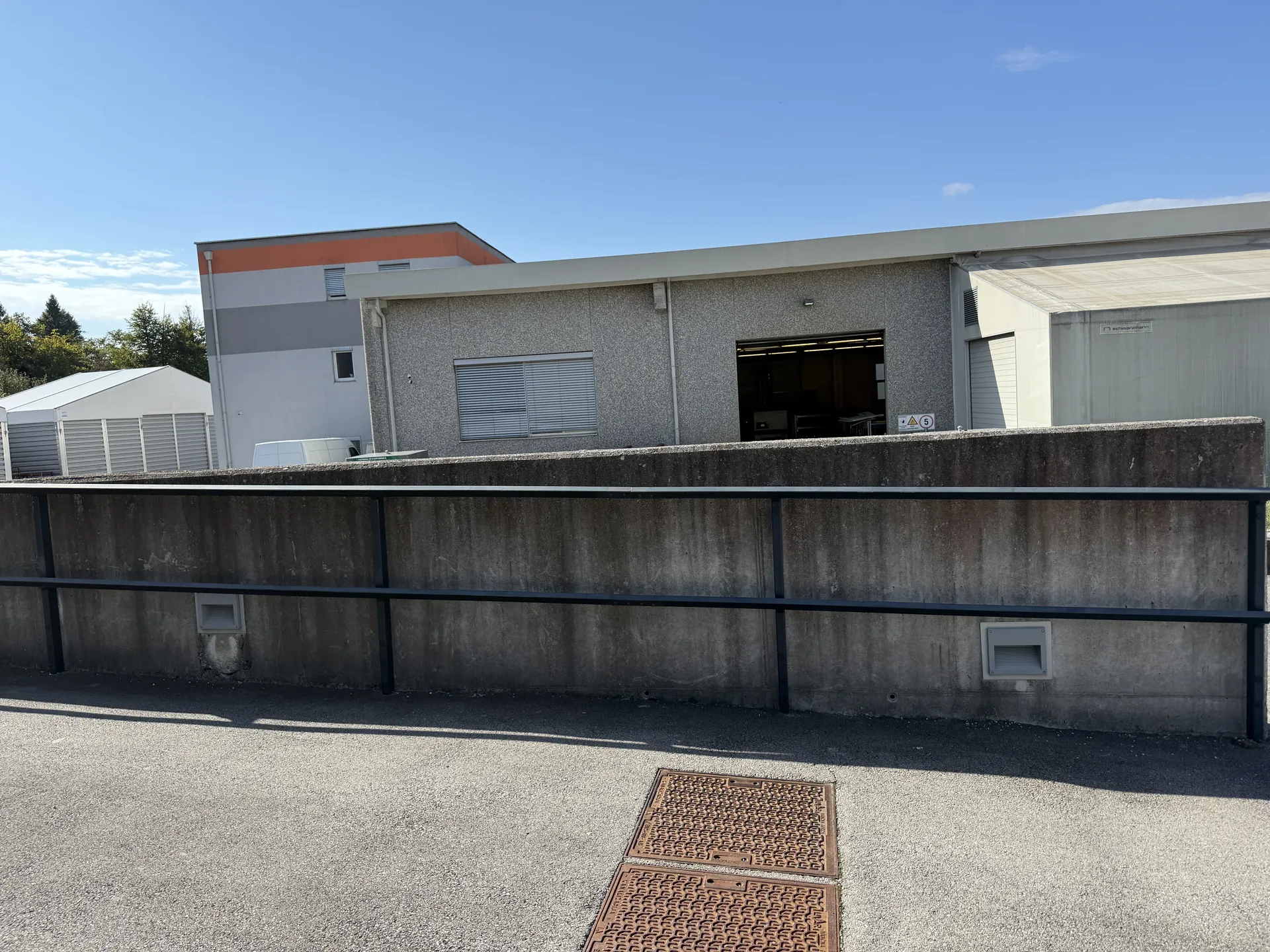 Fasada pred čiščenjem